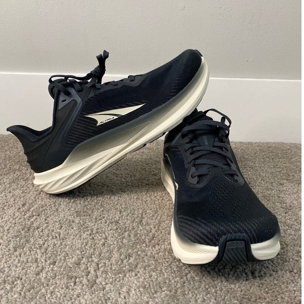 New Altra Torin 8 Black White Running Shoes Women’s Size 9